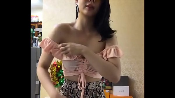 Bigo Live Stream Show H&agrave_ng khi&ecirc_u d&acirc_m, r&ecirc_n cực ph&ecirc_