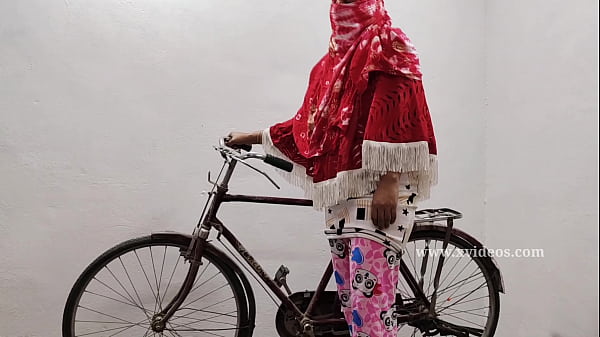 Titten Indische Ex-Freundin wird von ihrem Freund mit großem Schwanz hart gefickt