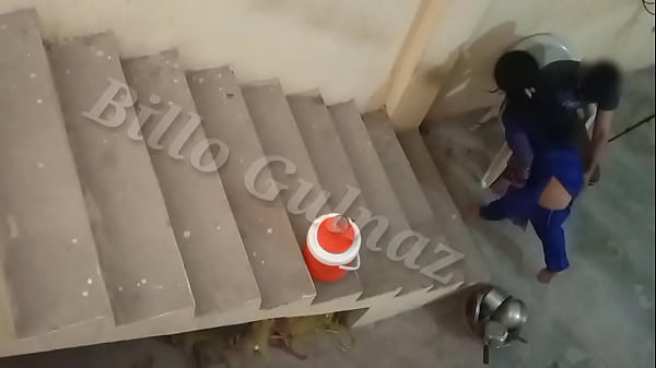 印度 Devar 尝试与她真正的 Bhabi 进行肛交。隐藏摄像头录像疯传