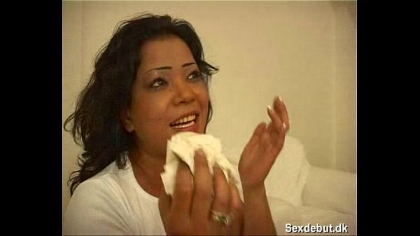 Porno danois - Zitha baise avec Hc, de Sex Debut Dk