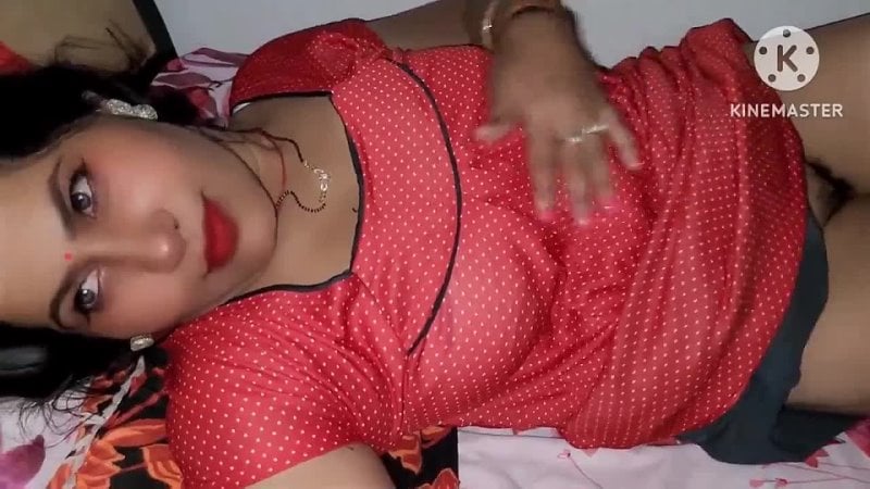 Nb🔞+video's खूबसूरत भारतीय आंटी हैण्डजॉब और जोरदार चुदाई mp4
